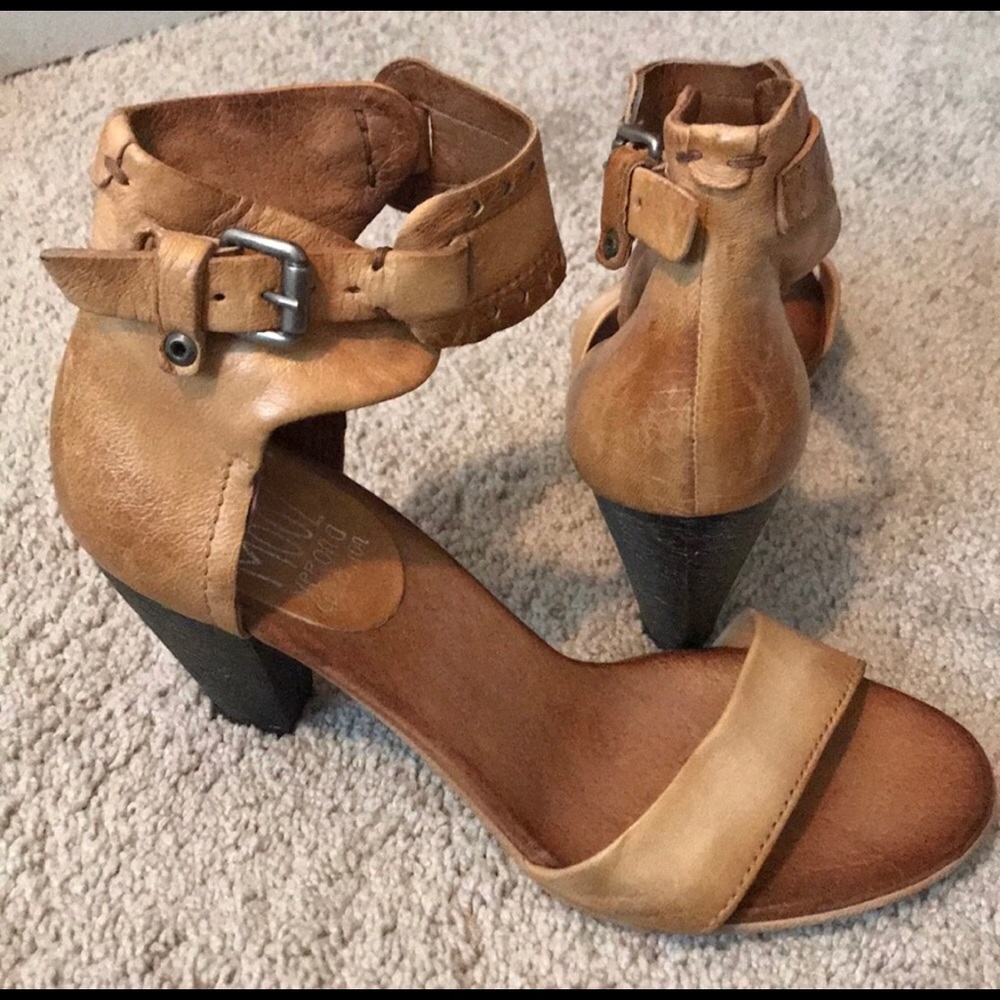 Miz Mooz Leather Sandal Heels Size 9